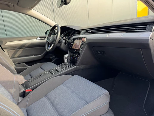 Volkswagen Passat - Afbeelding 25 van 30
