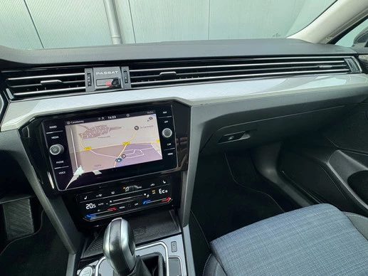 Volkswagen Passat - Afbeelding 27 van 30