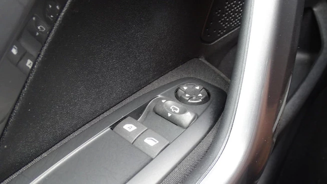 Peugeot 2008 - Afbeelding 22 van 27