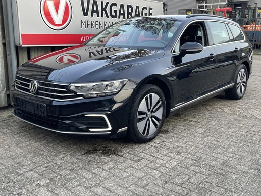 Volkswagen Passat - Afbeelding 1 van 24