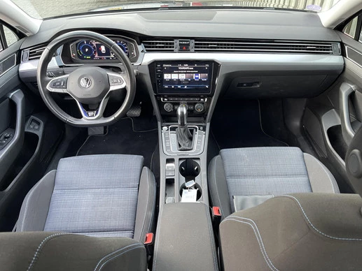 Volkswagen Passat - Afbeelding 3 van 24