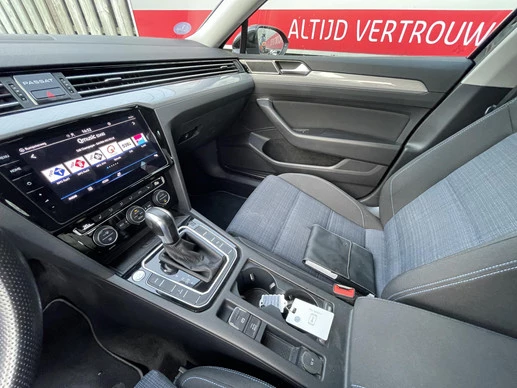 Volkswagen Passat - Afbeelding 13 van 24