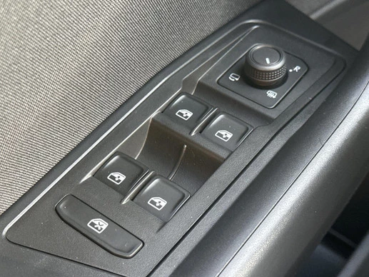 Volkswagen T-Roc - Afbeelding 14 van 30