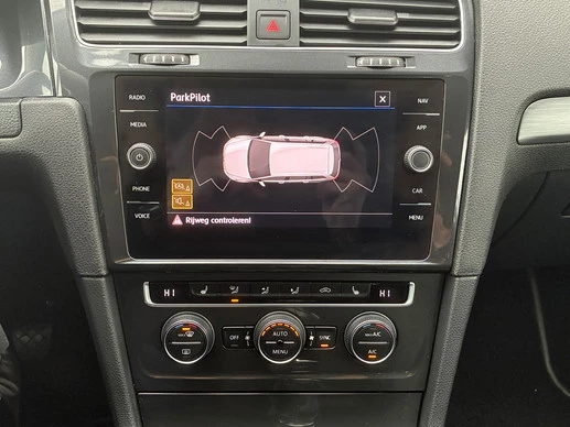 Volkswagen Golf - Afbeelding 20 van 28