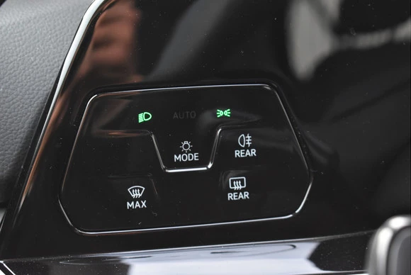 Volkswagen Golf - Afbeelding 17 van 26