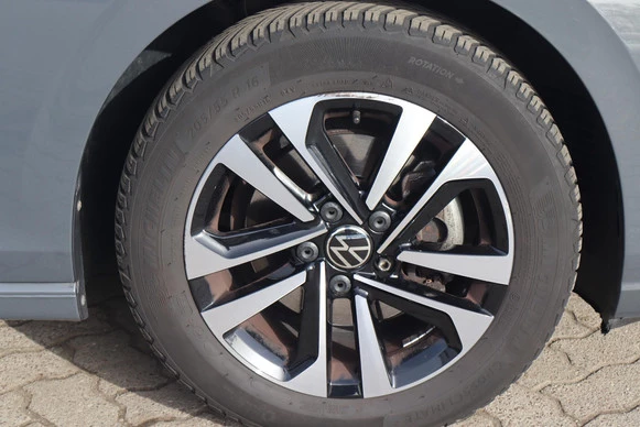 Volkswagen Golf - Afbeelding 13 van 30