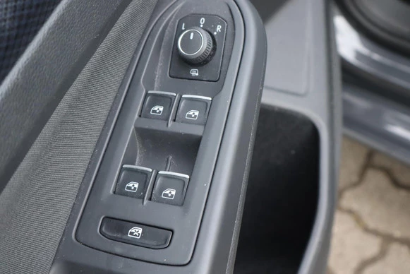 Volkswagen Golf - Afbeelding 19 van 30