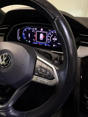 Volkswagen Passat - Afbeelding 13 van 30