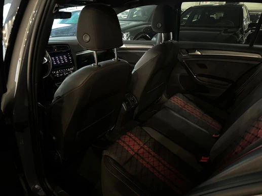 Volkswagen Golf - Afbeelding 21 van 30