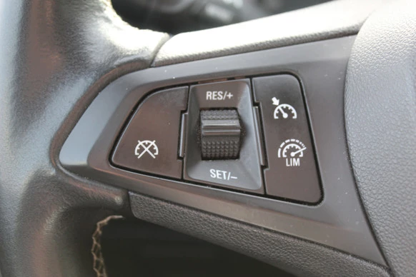 Opel Astra - Afbeelding 8 van 30