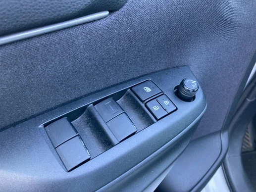 Mazda 2 Hybrid - Afbeelding 18 van 26