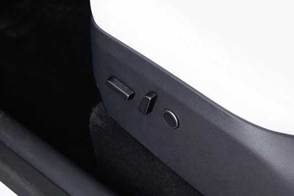 Tesla Model Y - Afbeelding 11 van 30