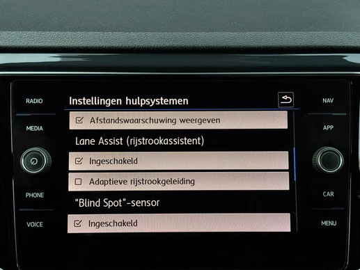 Volkswagen T-Roc - Afbeelding 24 van 30