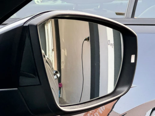 Volkswagen T-Roc - Afbeelding 29 van 30