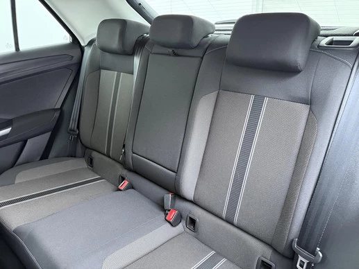 Volkswagen T-Roc - Afbeelding 26 van 30