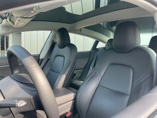 Tesla Model 3 - Afbeelding 8 van 28