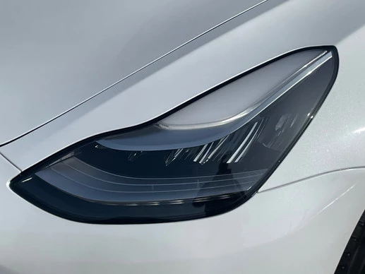 Tesla Model 3 - Afbeelding 24 van 28