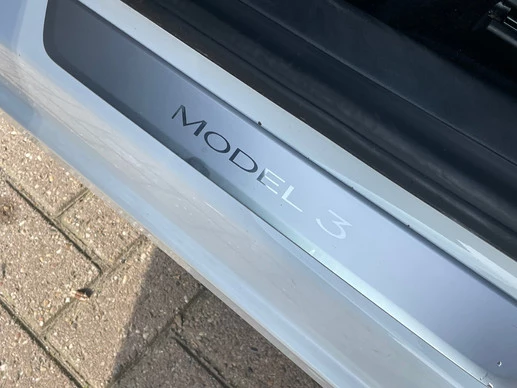 Tesla Model 3 - Afbeelding 26 van 28