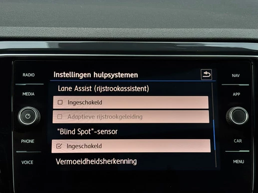 Volkswagen T-Roc - Afbeelding 25 van 30