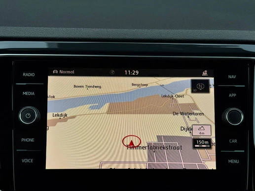 Volkswagen T-Roc - Afbeelding 28 van 30