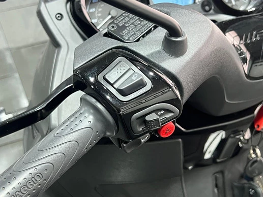 Piaggio MP3 - Afbeelding 11 van 25