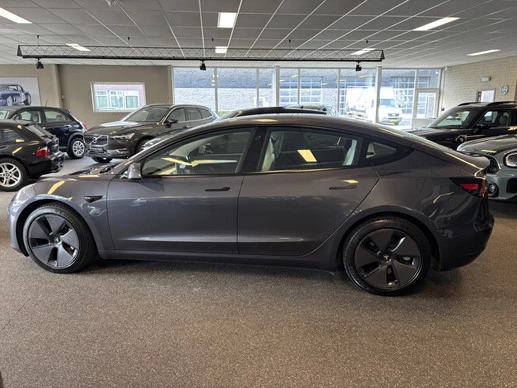 Tesla Model 3 - Afbeelding 2 van 30