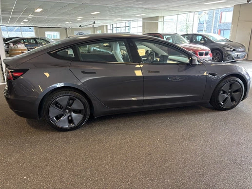 Tesla Model 3 - Afbeelding 6 van 30