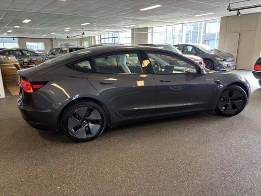 Tesla Model 3 - Afbeelding 12 van 30