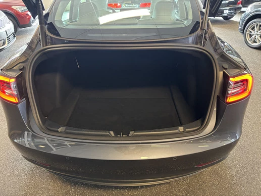 Tesla Model 3 - Afbeelding 20 van 30