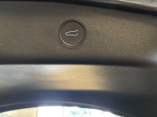 Tesla Model 3 - Afbeelding 21 van 30