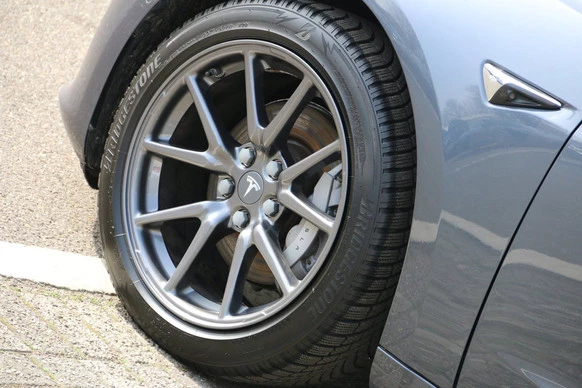 Tesla Model 3 - Afbeelding 5 van 19