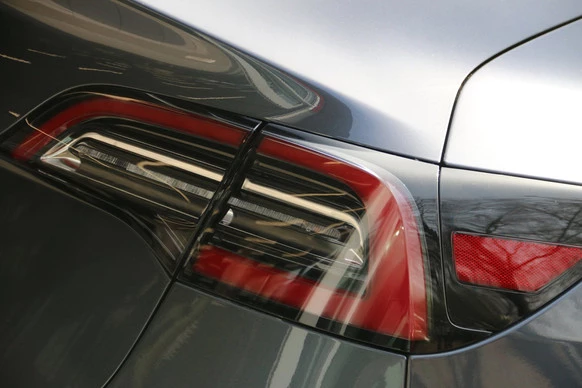 Tesla Model 3 - Afbeelding 8 van 19
