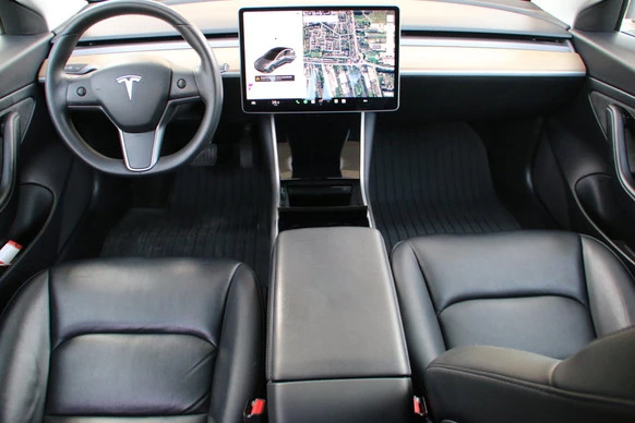 Tesla Model 3 - Afbeelding 10 van 19