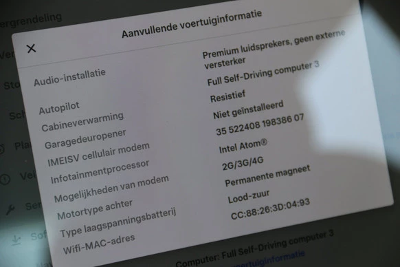 Tesla Model 3 - Afbeelding 17 van 19