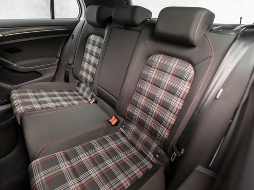 Volkswagen Golf - Afbeelding 17 van 30