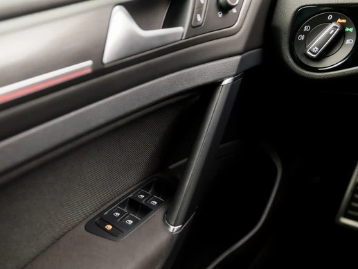 Volkswagen Golf - Afbeelding 23 van 30