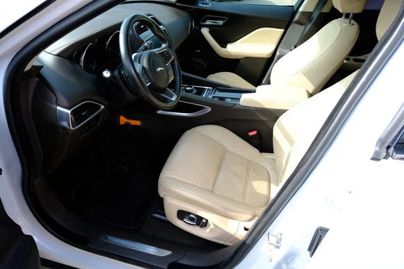 Jaguar F-PACE - Afbeelding 2 van 30