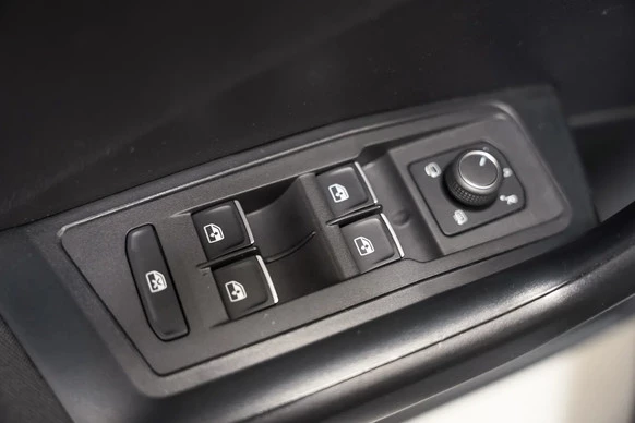 Volkswagen T-Roc - Afbeelding 19 van 30