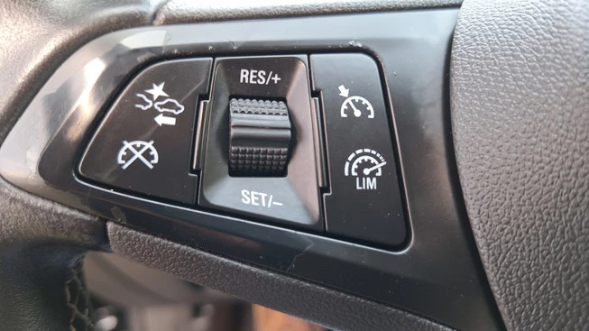 Opel Astra - Afbeelding 14 van 25