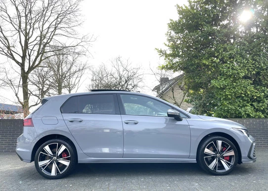 Volkswagen Golf - Afbeelding 25 van 30