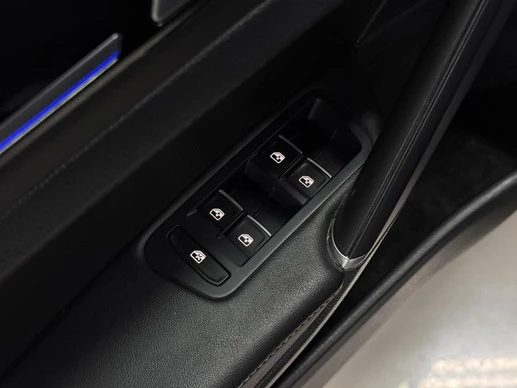 Volkswagen Golf - Afbeelding 17 van 30