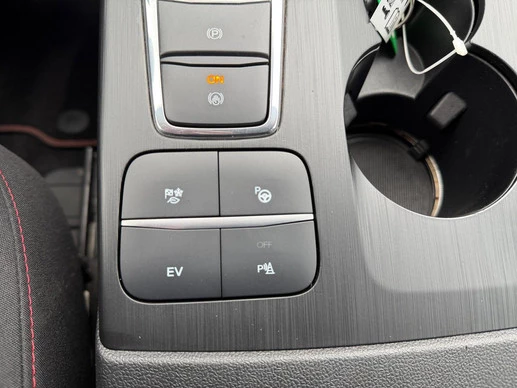 Ford Kuga - Afbeelding 27 van 30