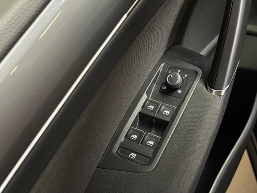 Volkswagen Touran - Afbeelding 18 van 30