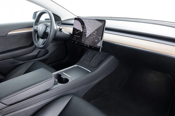 Tesla Model 3 - Afbeelding 4 van 30