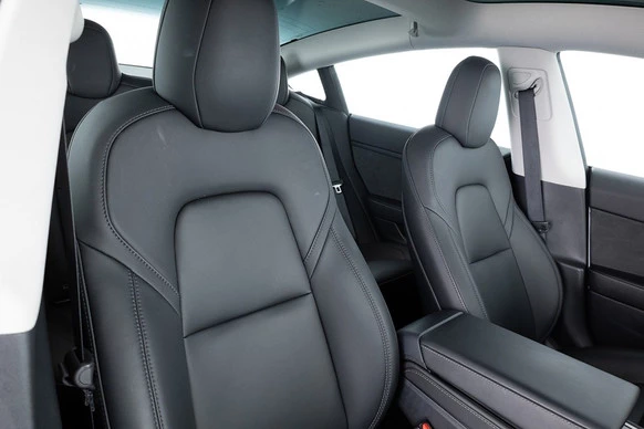 Tesla Model 3 - Afbeelding 5 van 30