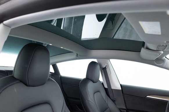 Tesla Model 3 - Afbeelding 6 van 30