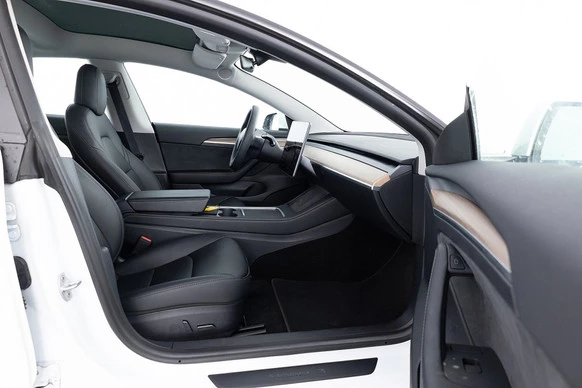 Tesla Model 3 - Afbeelding 7 van 30