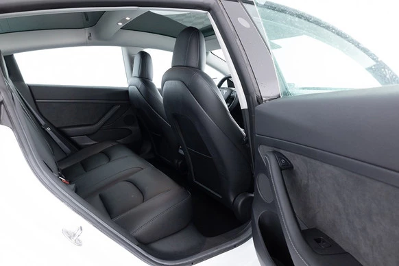 Tesla Model 3 - Afbeelding 11 van 30