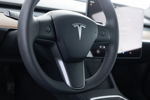 Tesla Model 3 - Afbeelding 15 van 30