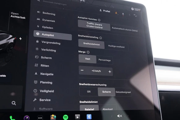 Tesla Model 3 - Afbeelding 18 van 30